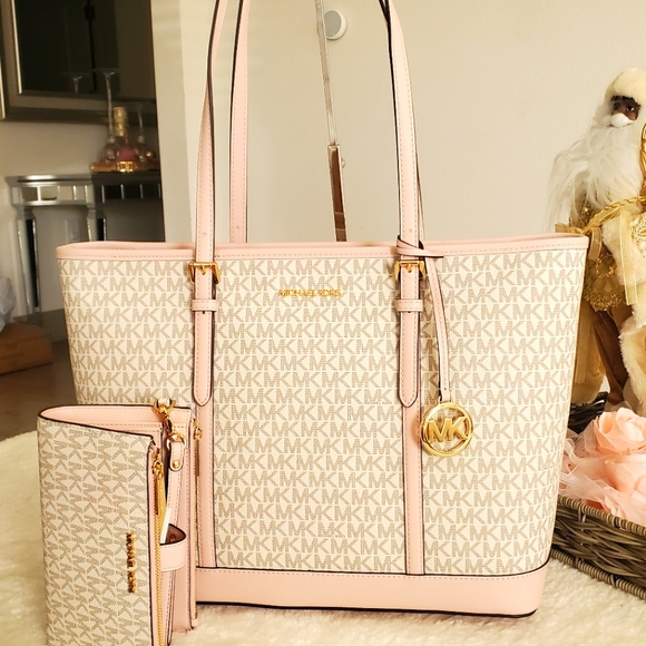 New 🎀 MICHAEL KORS Purse Set Tote LG Vanilla & pink - Picture 2 of 15